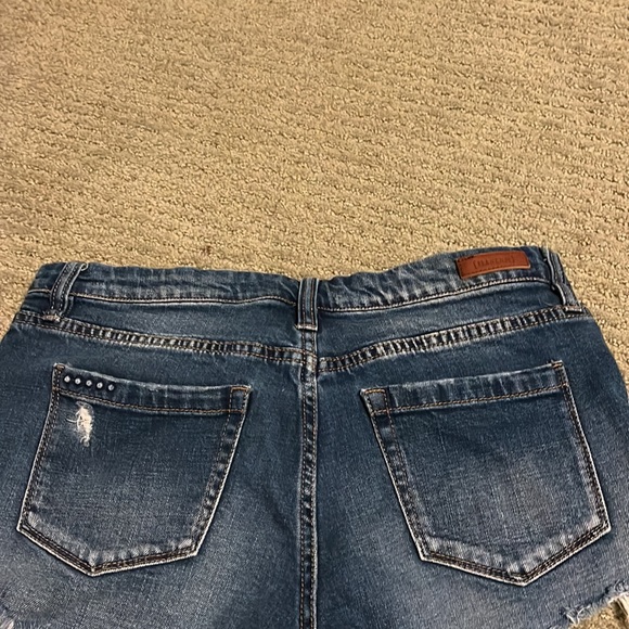 Medium- dark washed Jean shorts size 27 - Picture 3 of 3